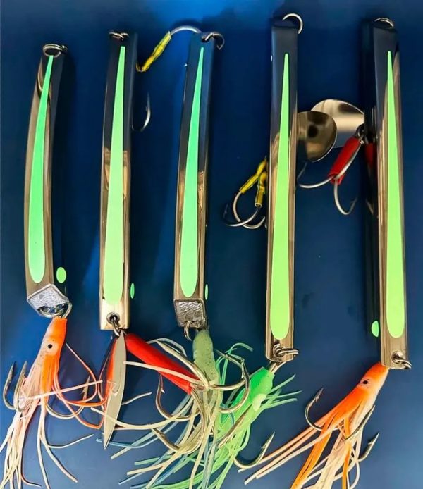 Pilkers weight 850-1000 gr. Vertical jigging in the cold northern seas. Handmade. Polished stainless steel. Mustad 12/0 treble hook. The attractive elements are light-accumulating stickers, a chrome-plated petal randomly - Image 2